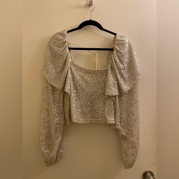 NWOT Free People Silver Sequin Flowy Tie Back Crop Top Size XS - Picture 3 of 9